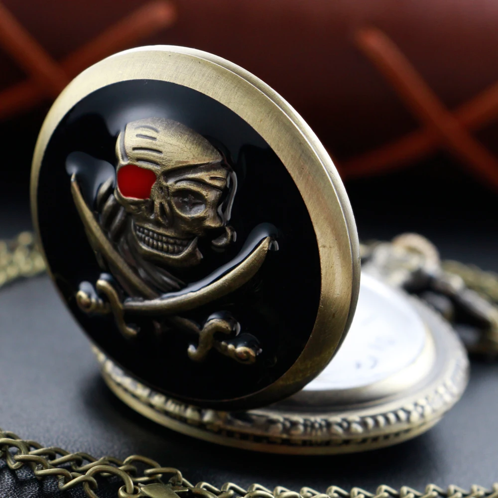 Бронз Пират Разбойничий череп с 3D релефно Кварцови часовници джобни Ретро Висулка Подарък верижка за Джобен часовник, Ключодържател Часовник Подарък на Момчетата на Мъжете Изображение 0