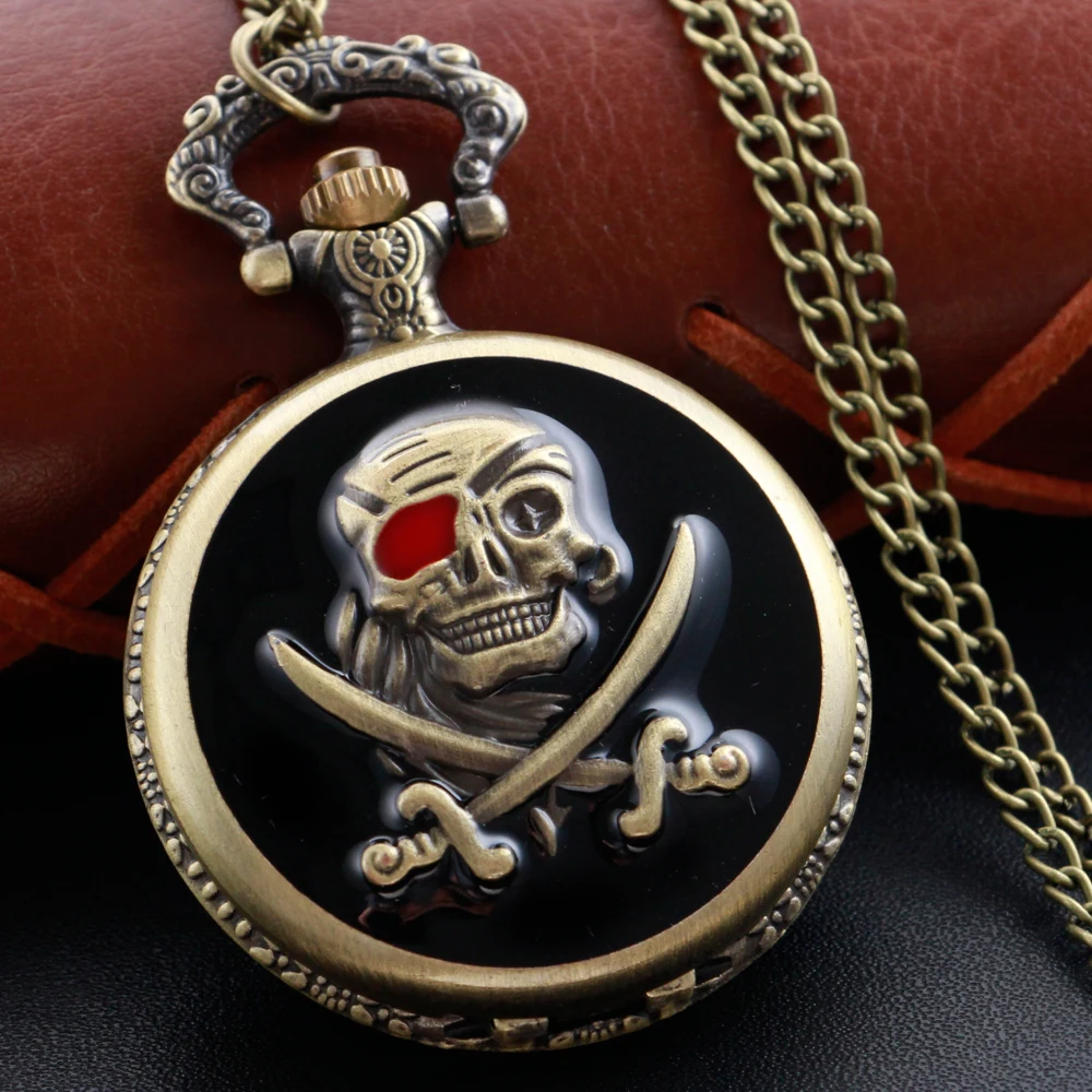Бронз Пират Разбойничий череп с 3D релефно Кварцови часовници джобни Ретро Висулка Подарък верижка за Джобен часовник, Ключодържател Часовник Подарък на Момчетата на Мъжете Изображение 1