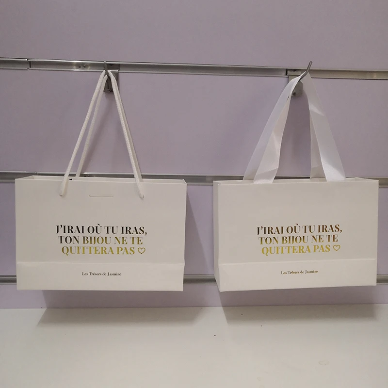 Търговия на едро с 500 бр./лот, изработени по поръчка бяла хартиена чанта-тоут, пазарска чанта с различна дръжка за подарък за опаковане на дрехи, злато фольгированное Изображение 1