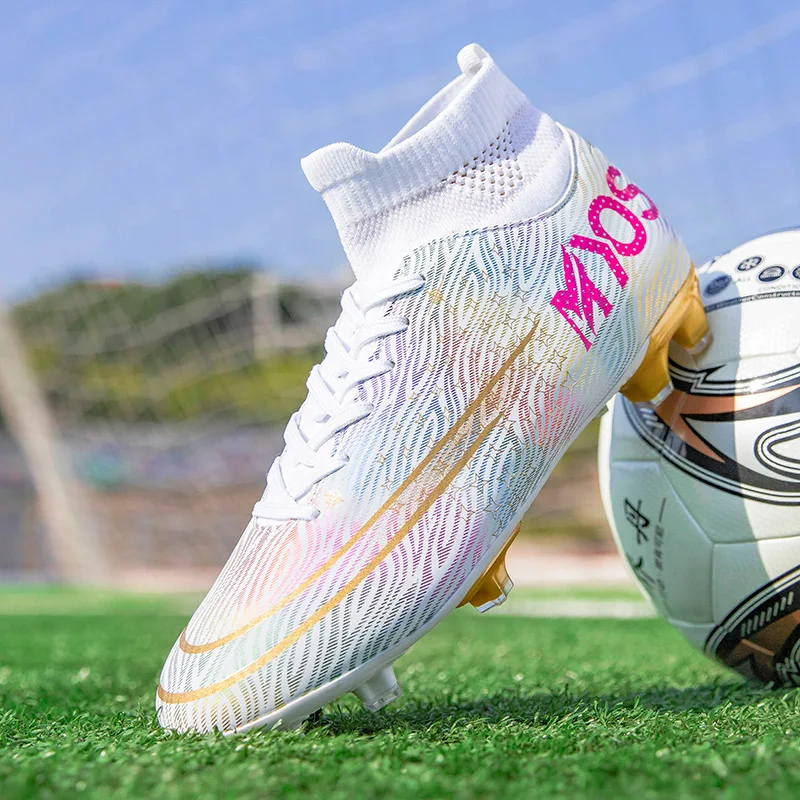 Качествени футболни обувки Messi, Здрава лека футболни обувки с ниски берцем, Удобни спортни маратонки за футзала, на Едро, в размер на 35-44 Изображение 0